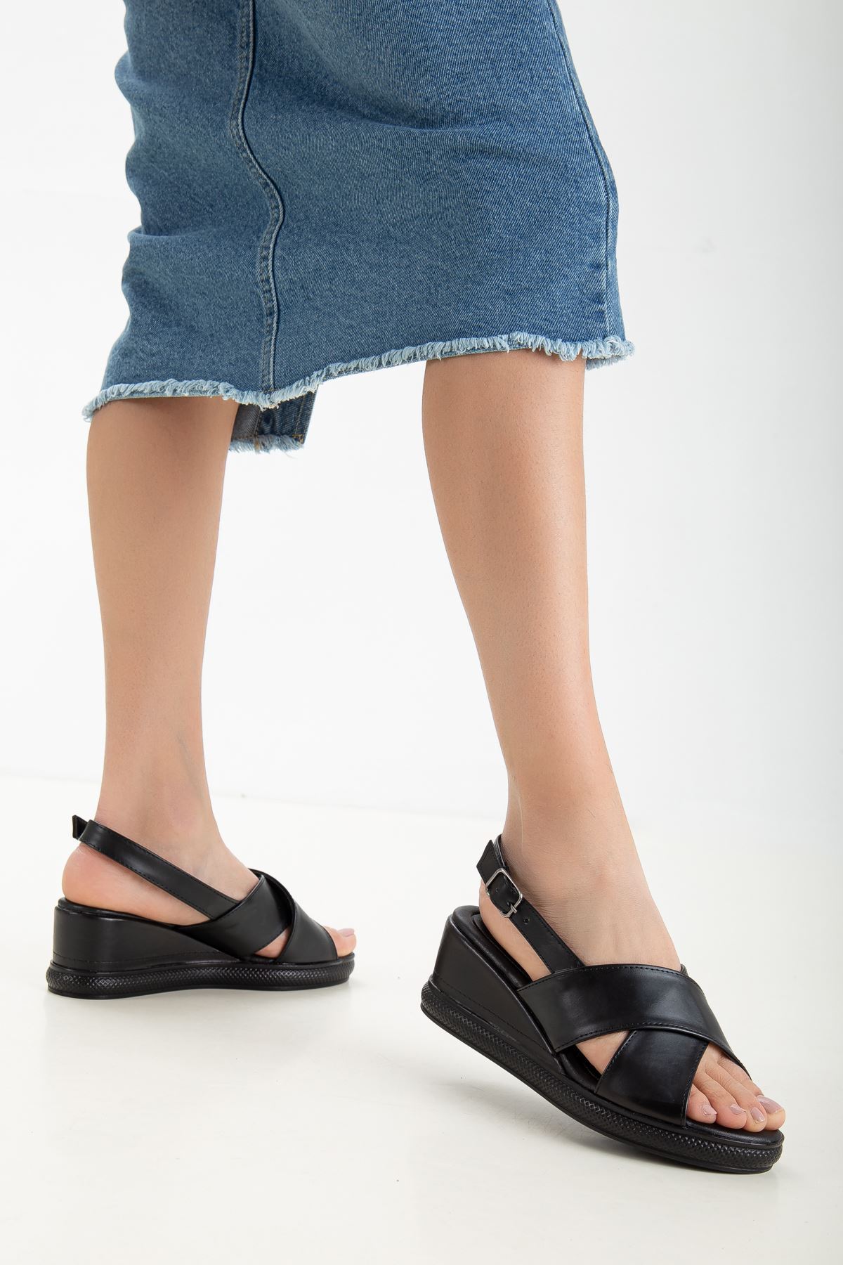Monsi Kadın Topuklu Feta Sandalet Siyah Cilt