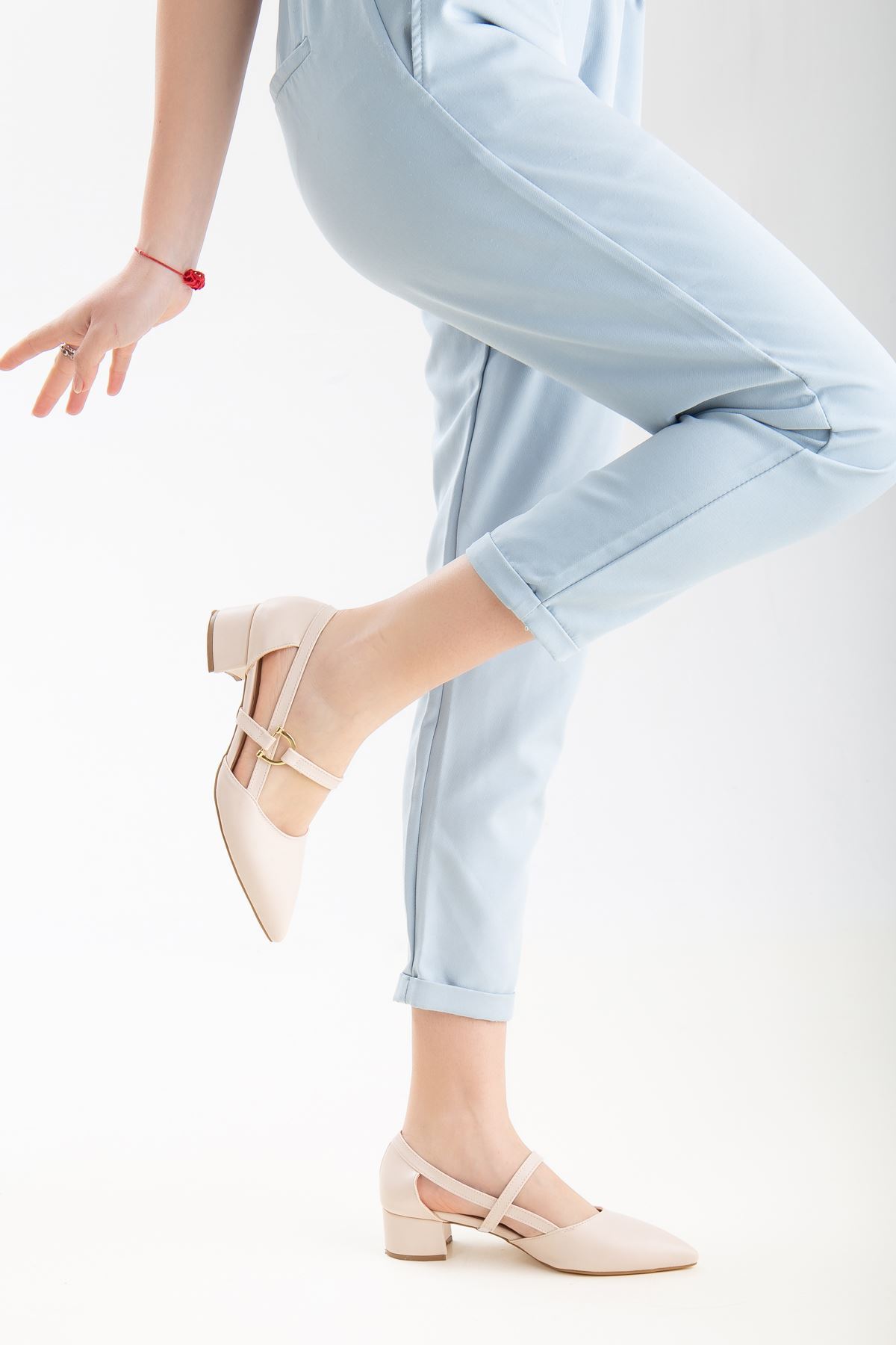Loni Kadın Toka Detaylı Topuklu Ayakkabı Ten Cilt