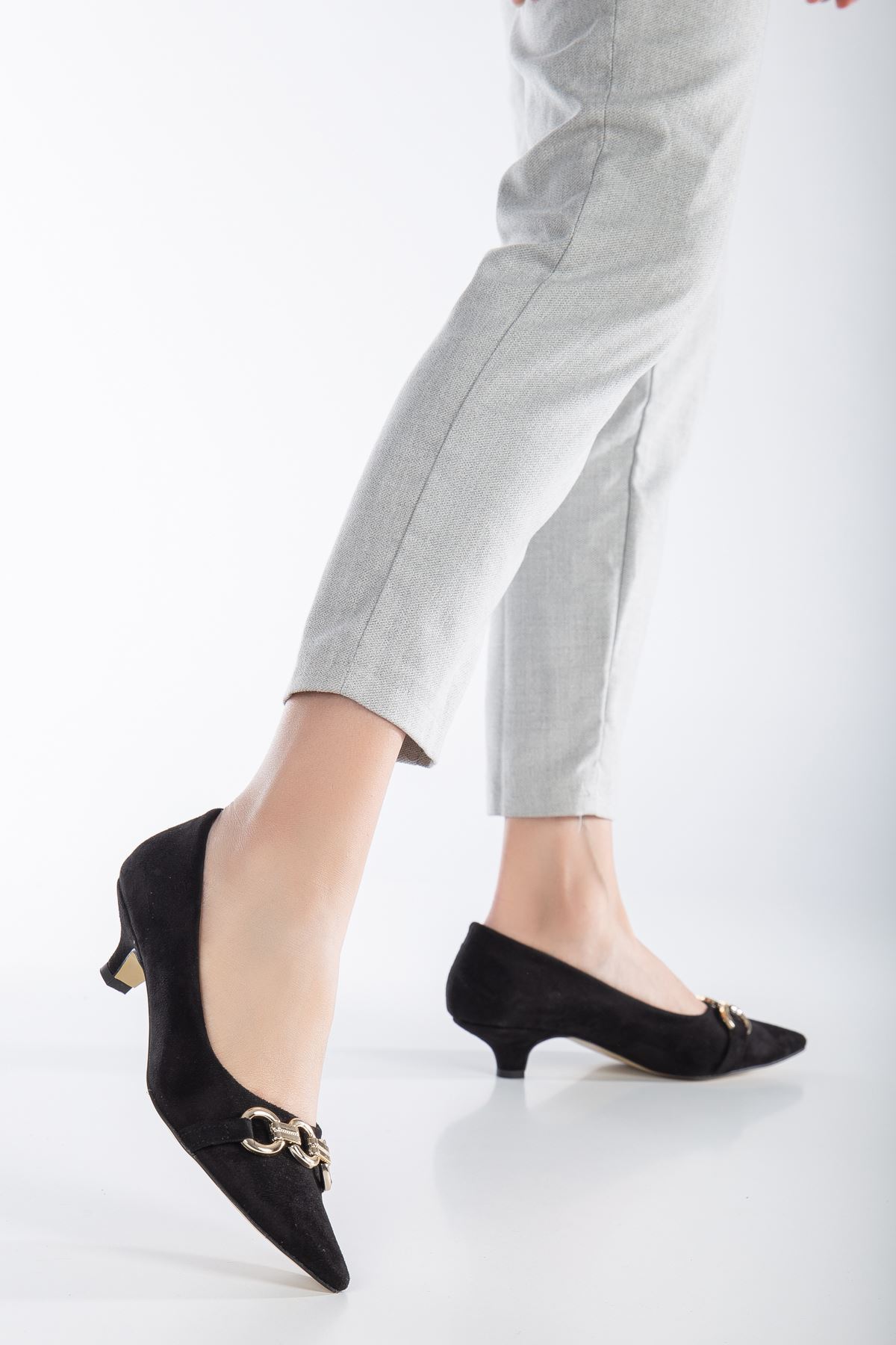 Odella Gold Toka Detaylı Topuklu Ayakkabı Siyah Süet