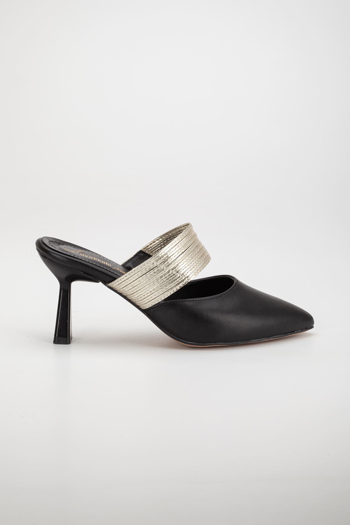 Kadın Siyah Cilt Topuklu Ayakkabı